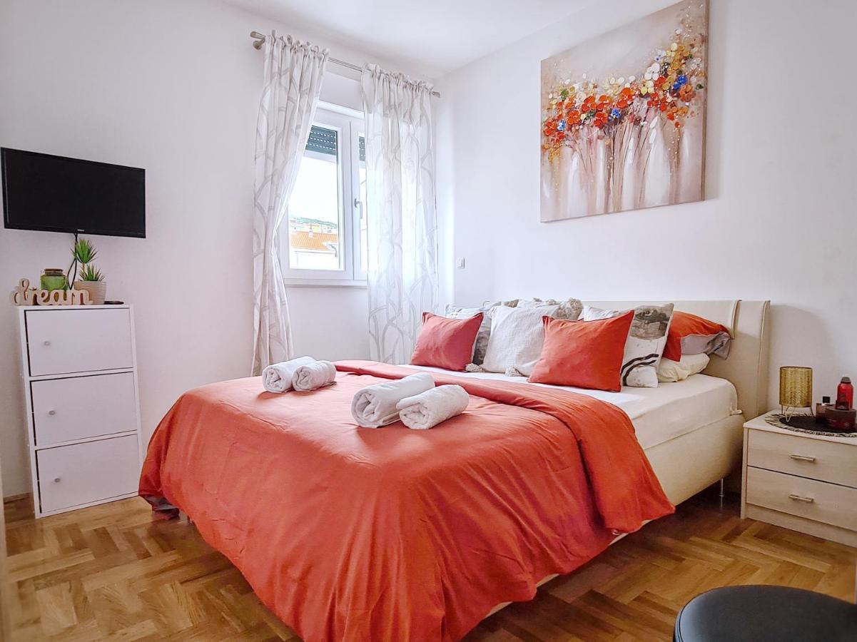 Luxury Apartment Salona Экстерьер фото